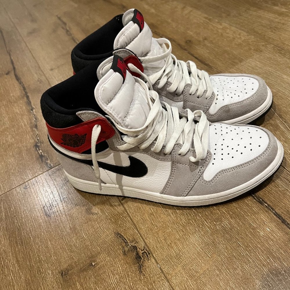 Jordan 1 Retro High Light Smoke Grey